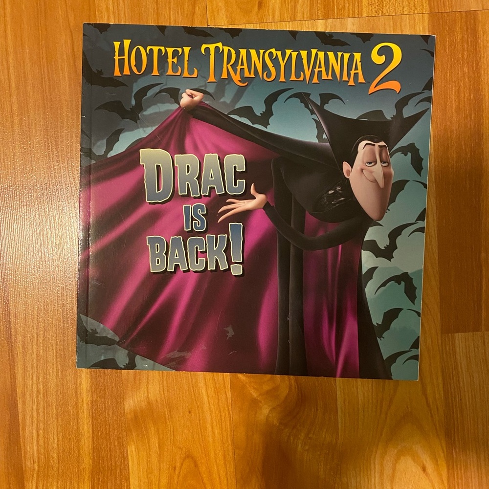 HOTEL TRANSYLVANIA BOOK